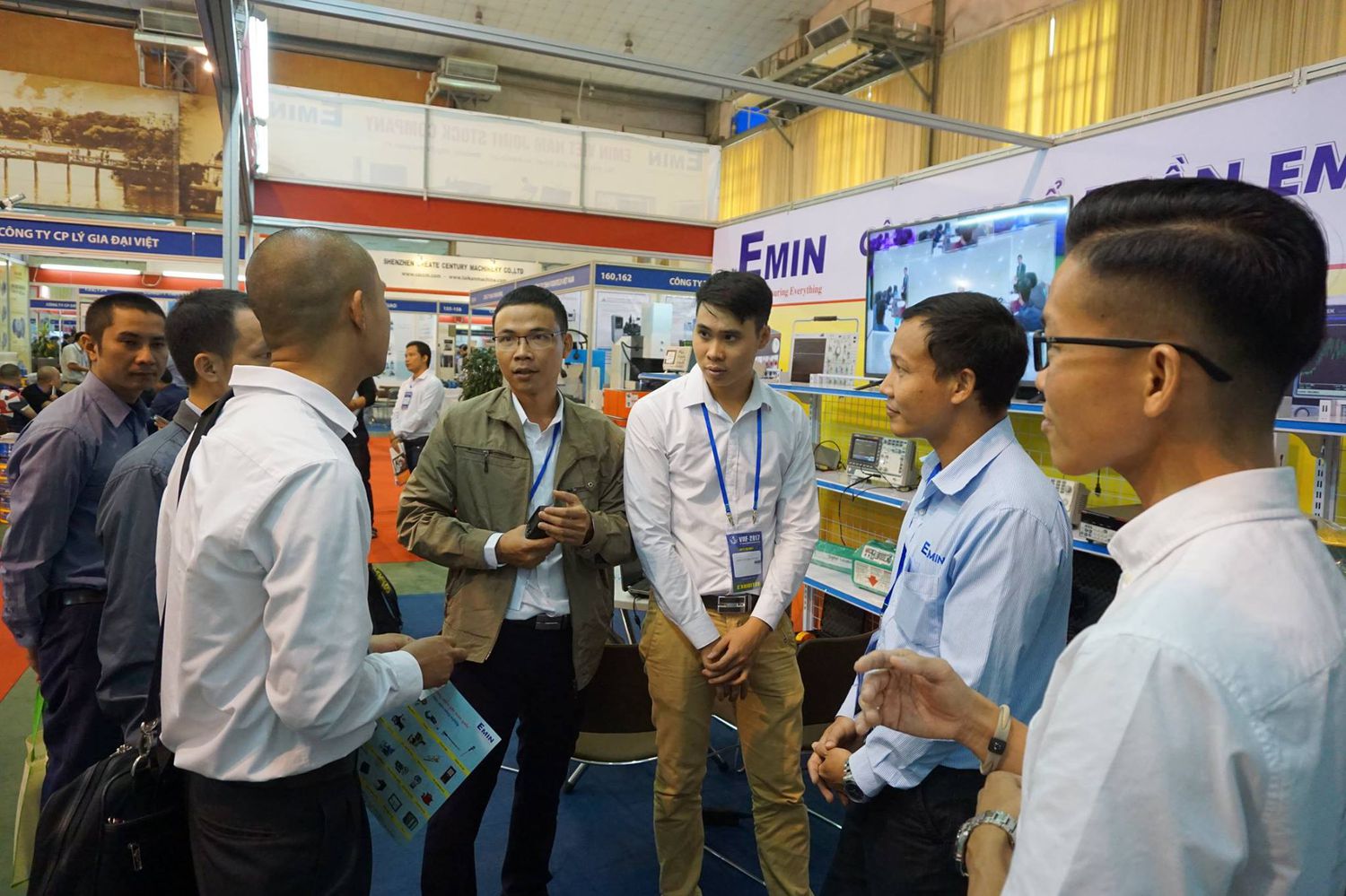 emin vietnam tai vimf 2017.jpg