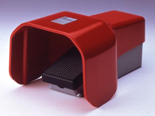 Industrial foot switch for machine and workstation control