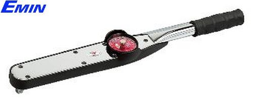 Torque wrench and digital torque adapter used for controlled fastening