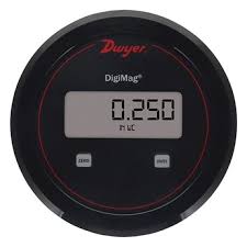 Digital differential pressure gauge used for airflow and pressure monitoring